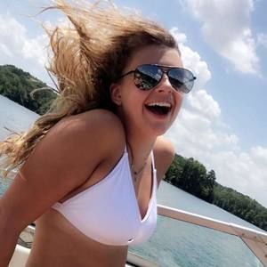 Meet your Posher, Ivy